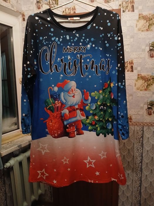 Платья размер 46-48. Чёрное с красными цветами 48-50.