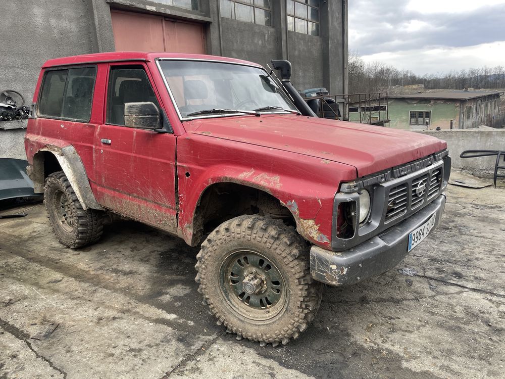 Dezmembrez Nissan Patrol Y60 2.8td pompa vacum sus 1997