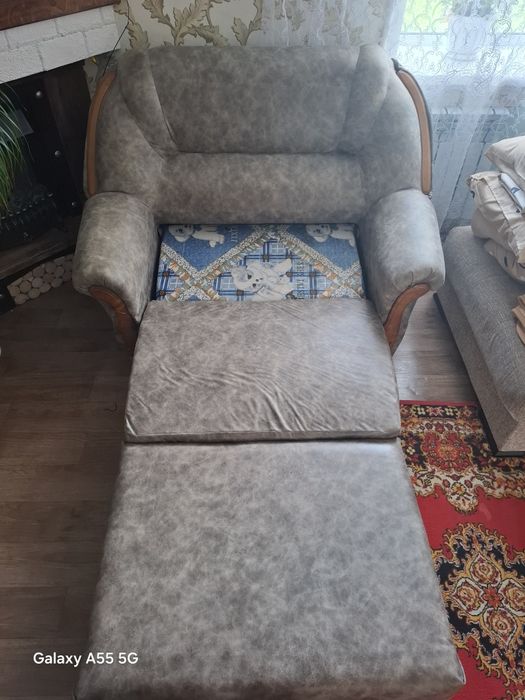 Продам диван в отличном состояние