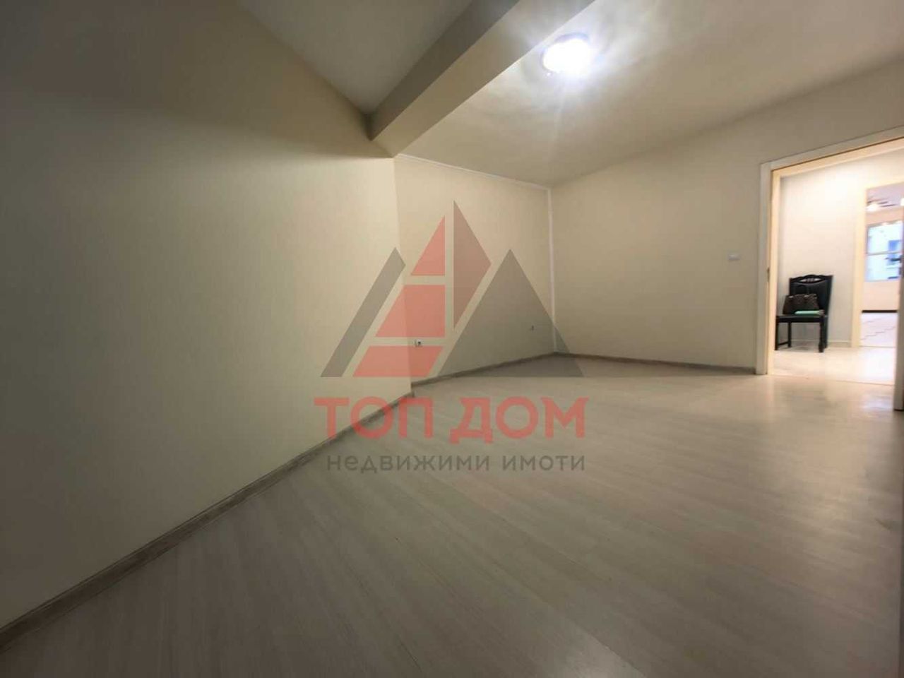 Продава се Четиристаен апартамент в Варна, Спортна зала - 136 кв.м за 2346 €/кв.м - Снимка #9