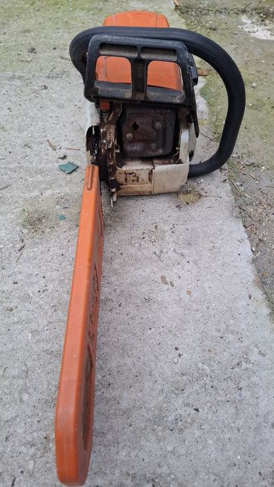 Продавам бензинова резачка Stihl