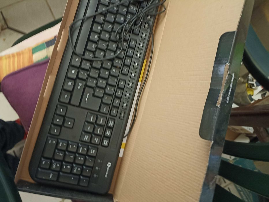 tastatura serioux pe usb