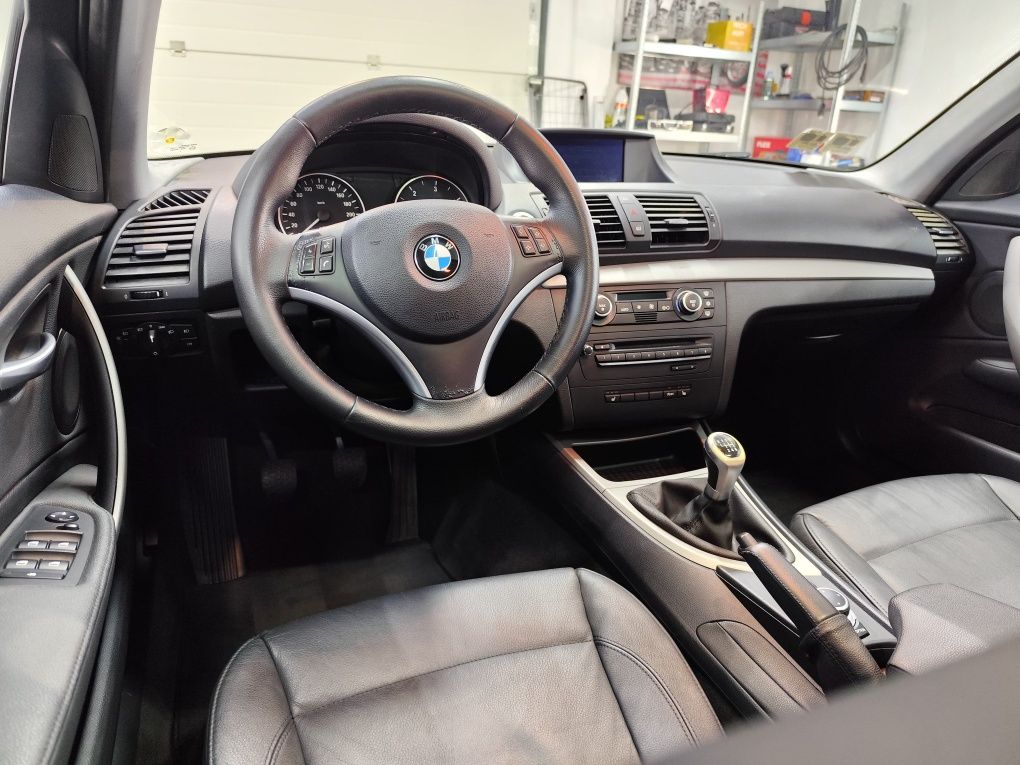 BMW Seria 1 118d E87 2009