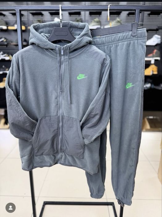 Продам Спортивный Костюм Nike Размер(М)