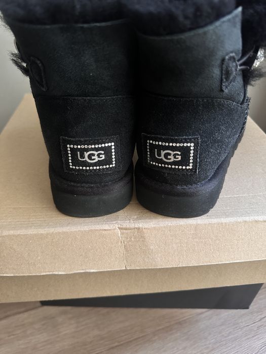 Дамски боти на UGG