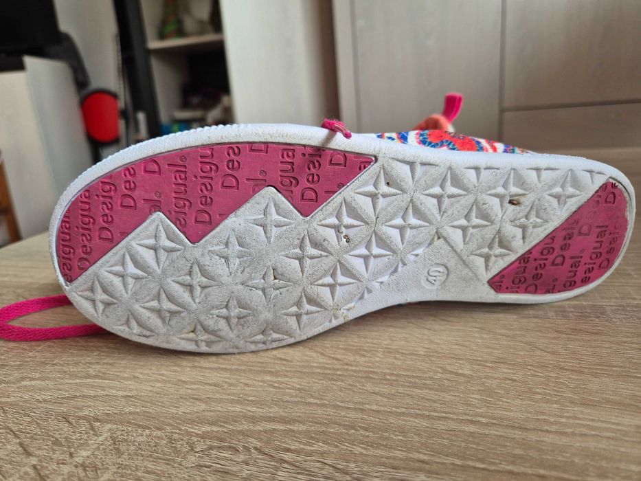 Tenesi Desigual colorati, subtiri, marimea 40 (buni ptr 39)