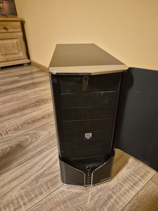 Carcasa Gigabyte Posedion 310 Black