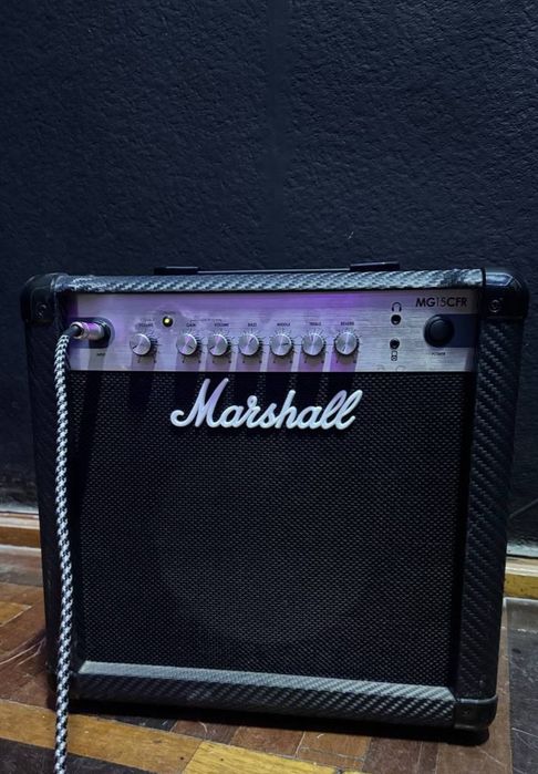 Marshall MG15CFR — гитарный комбоусилитель