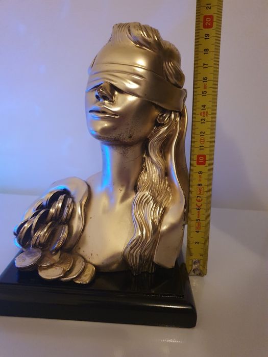 Statueta Justitiara / Cornul Abundentei