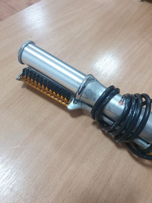 Placi si ondulatoare. 40 lei bucata