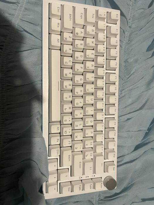 Продам клавиатуру ajazz ak820