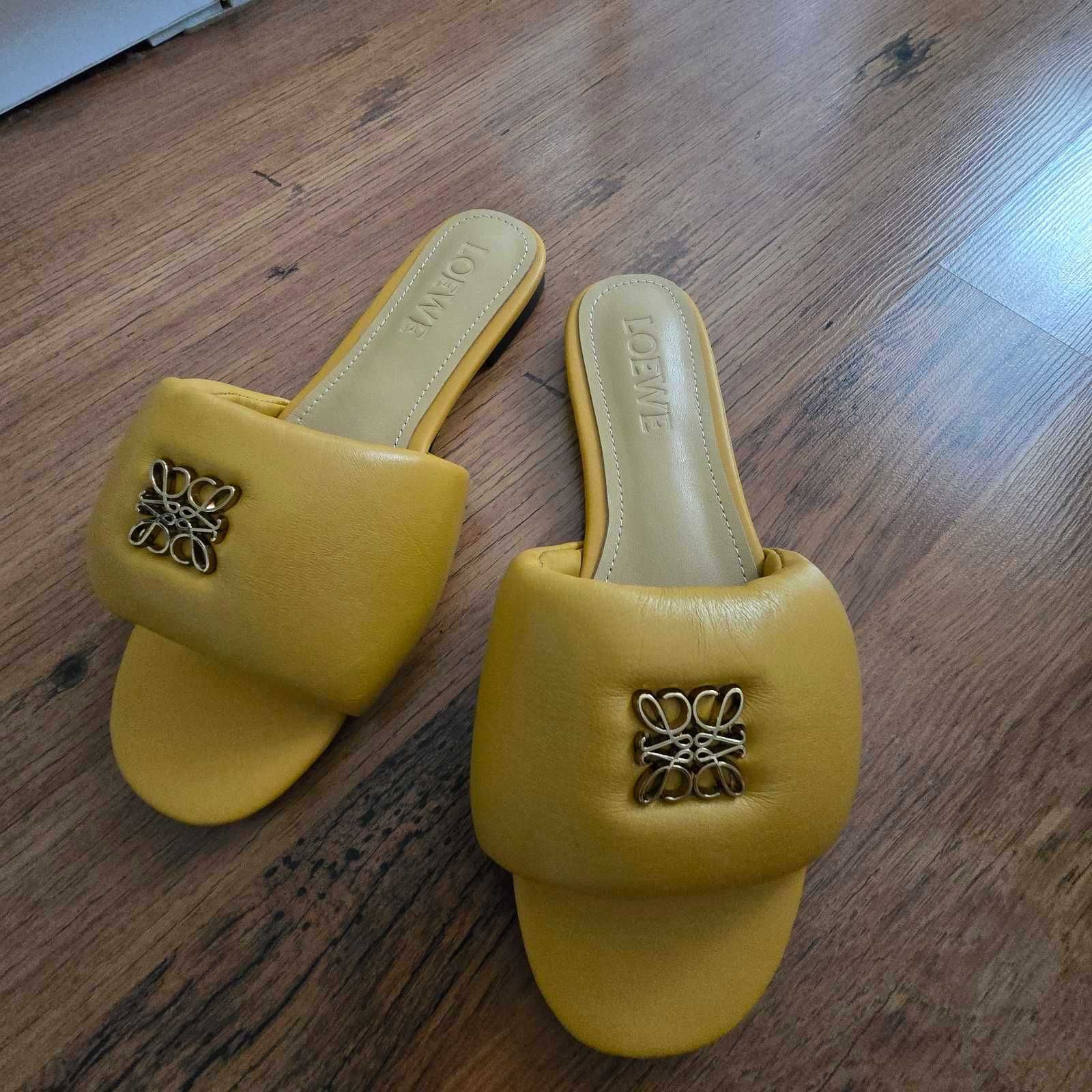 Loewe чехли естествена кожа