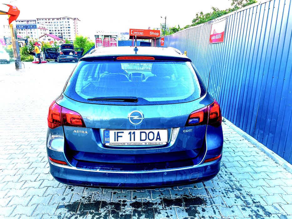 Opel astra J sports tourer 2011 1.7 cdti NEGOCIABIL