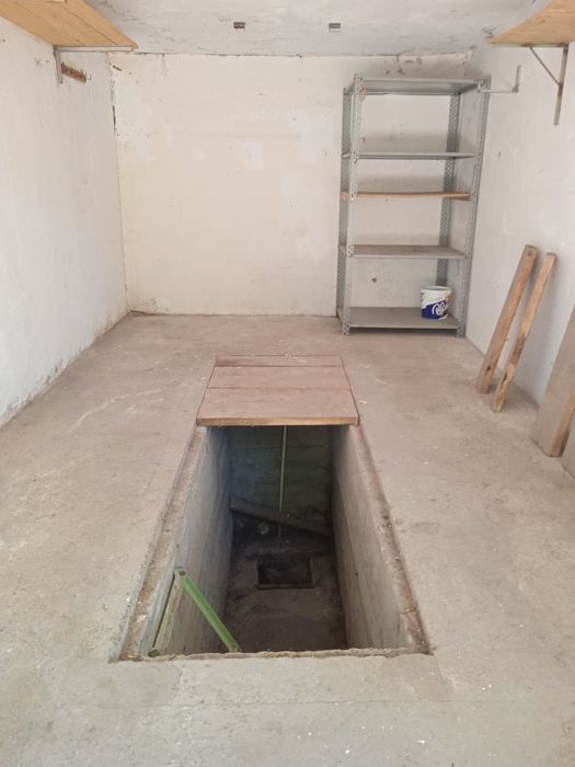 Închiriez garaj Aradului