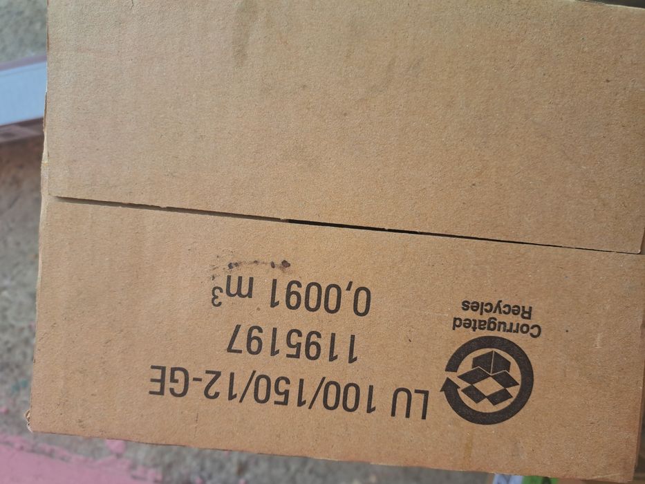 50 lei cutia becuri sigilate noi