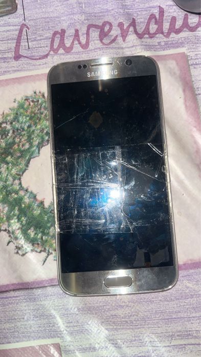 Samsung Galaxy S6 Gold – cu ecran spart + placă de bază completă