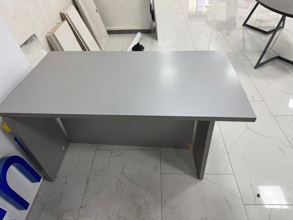 Продаётся офисные столы от 10000 и стулья от 5500 и выше