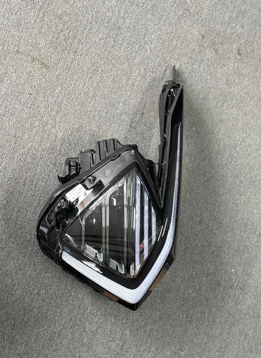 Far Kia – Dreapta – NOU – Model 2024 – 3000 lei