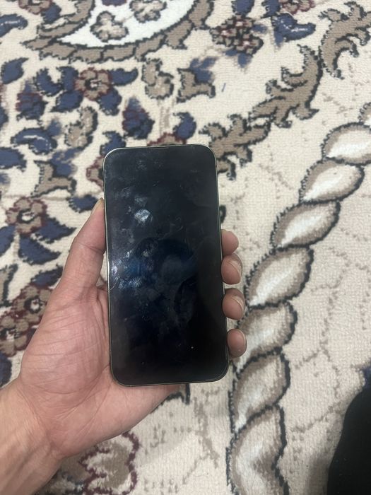 Продам айфон 13 128 гб