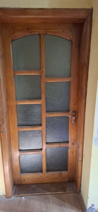 Ușa interior de lemn