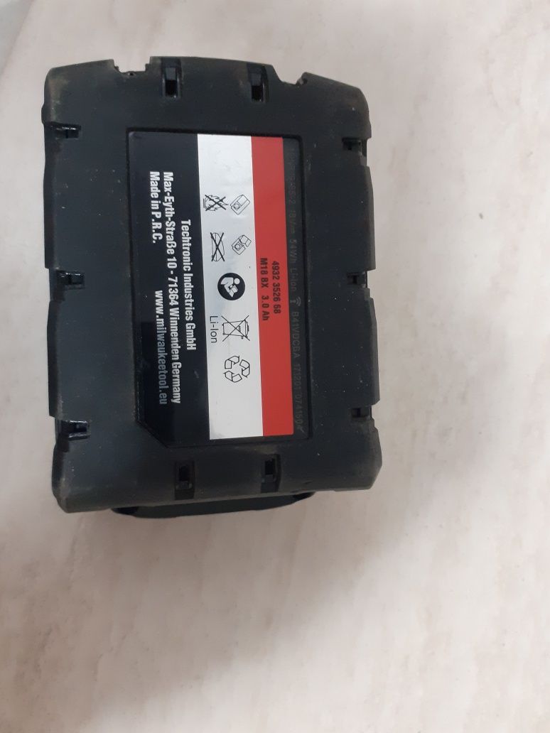 Baterie Milwaukèe 18v 3A Red Lithium ca Nou