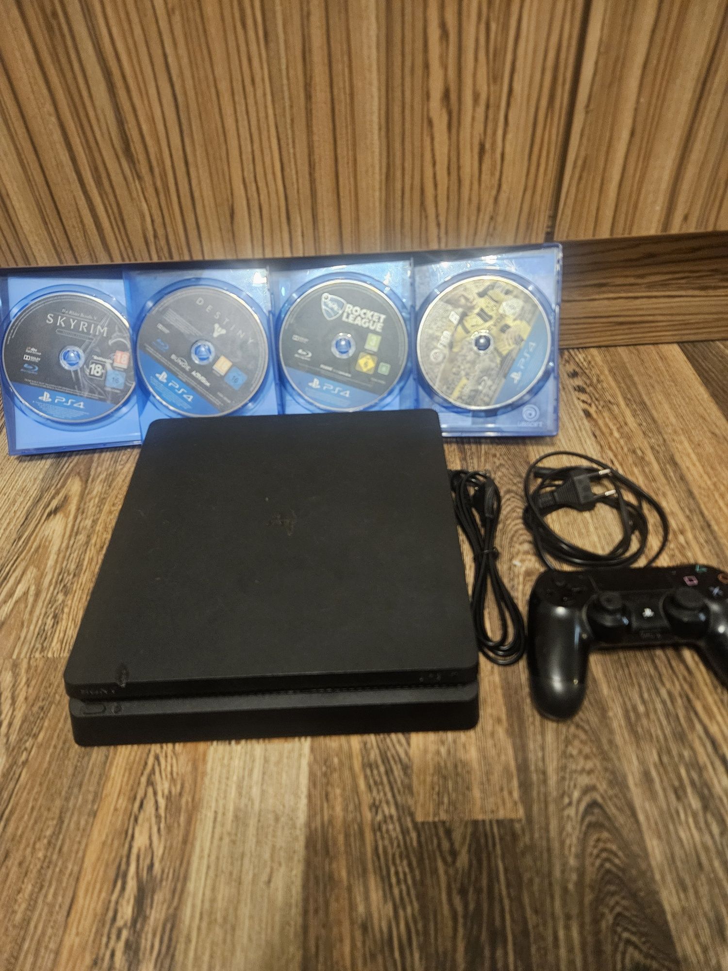 Плейстейшън 4 слим 500 гб