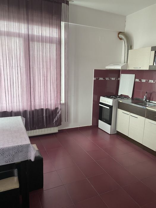 Apartament 3 camere de inchiriat