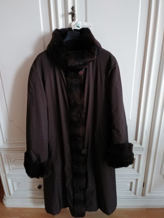 Haină blană de vulpe argintie.