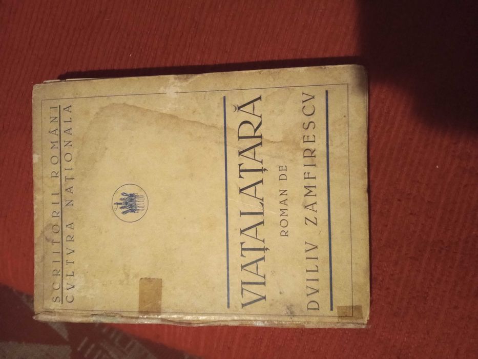 Cărți vechi de vânzare