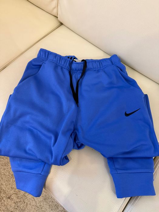 Мъжки анцуг Nike, размер S/M, като нов