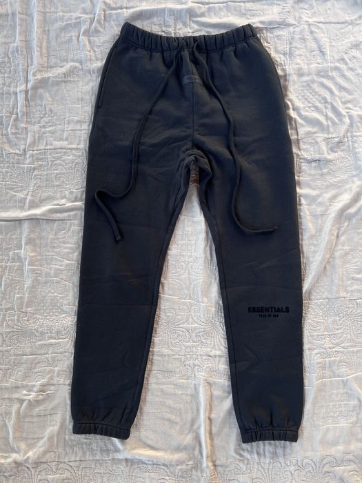 Екип Essentials Black