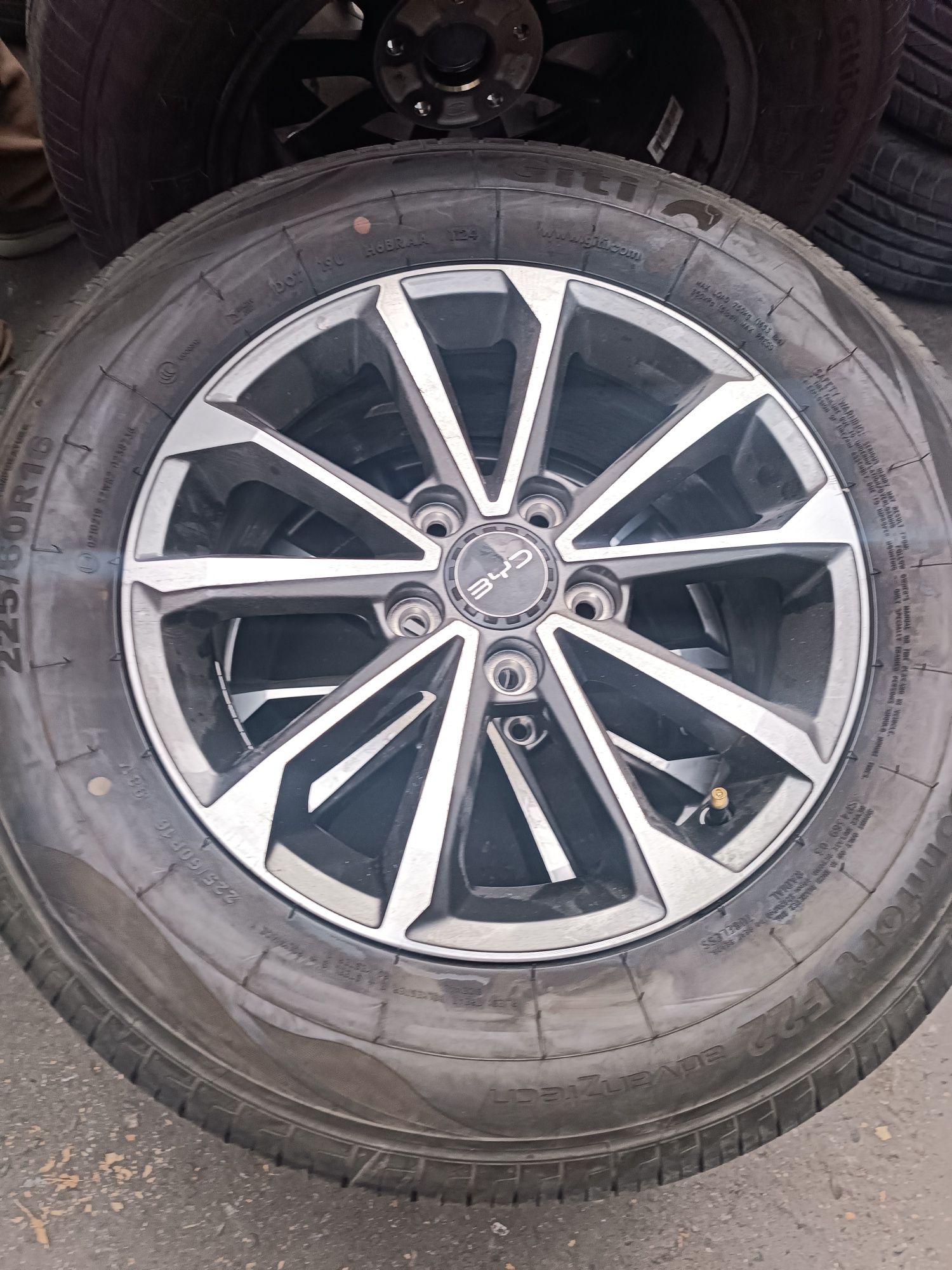 Byd chazor R 16 diska baloni yengi peregon salondan kegan yeclgan