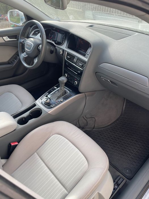 Audi a4 b8 2.0 tdi 143cp 2012 facelift