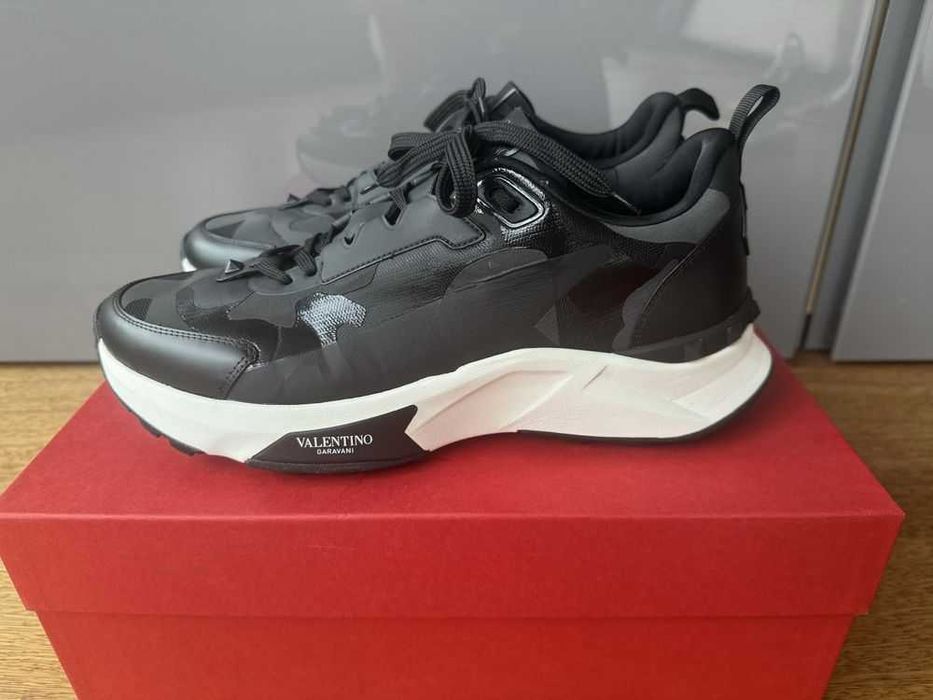 Чисто нови маратонки