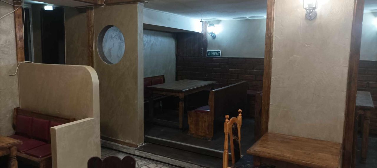 Дава се под наем Заведение в Пловдив, Център - 200 кв.м за 900 € - Снимка #2