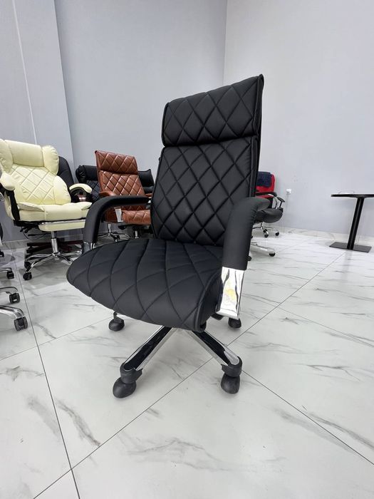 офисное кресло model diamond