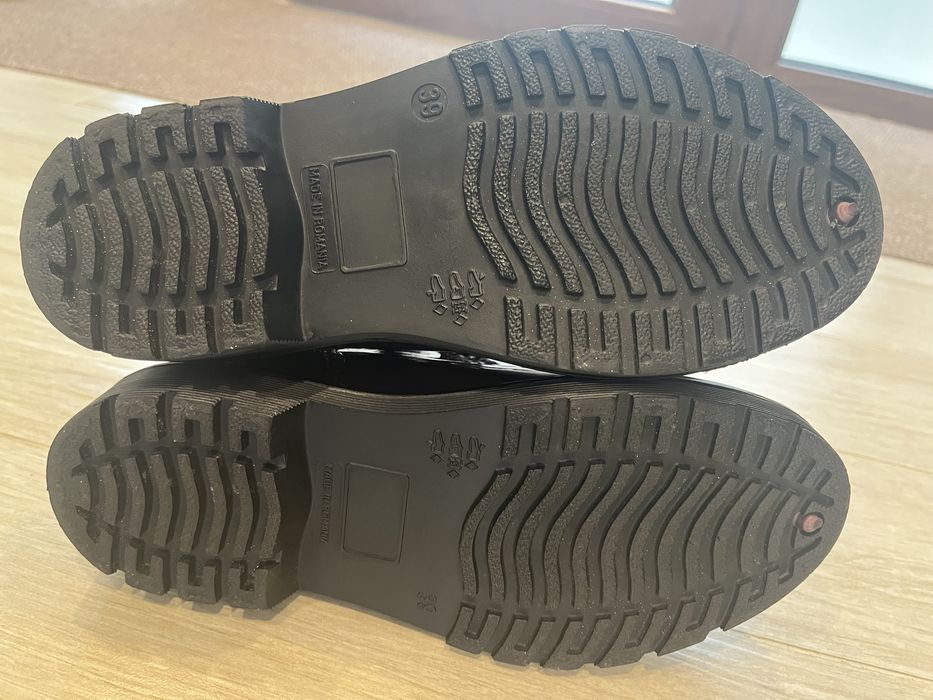 Оригинални, гумени, дамски боти Armani Jeans, лилави.