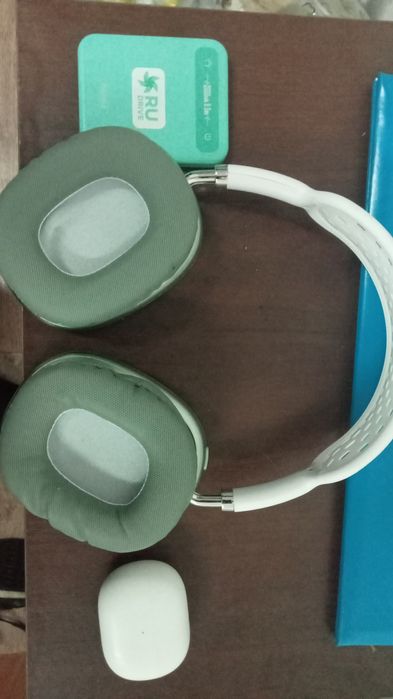 Продаю наушники срочно