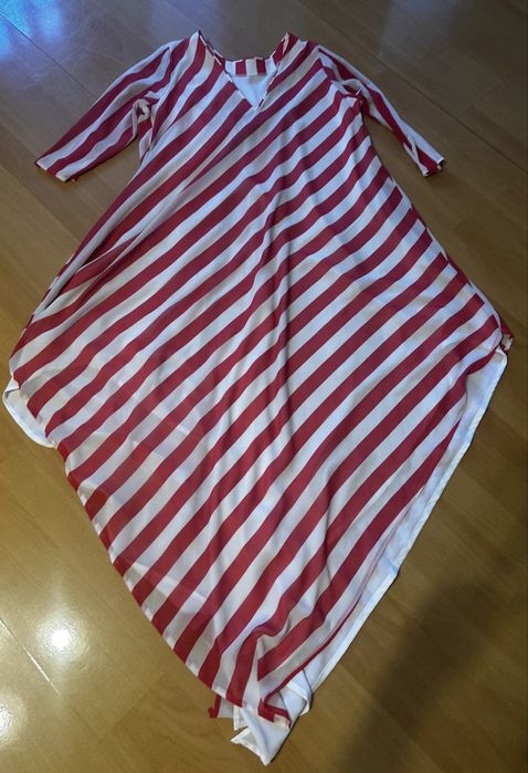 Rochie rosie vaporoasa