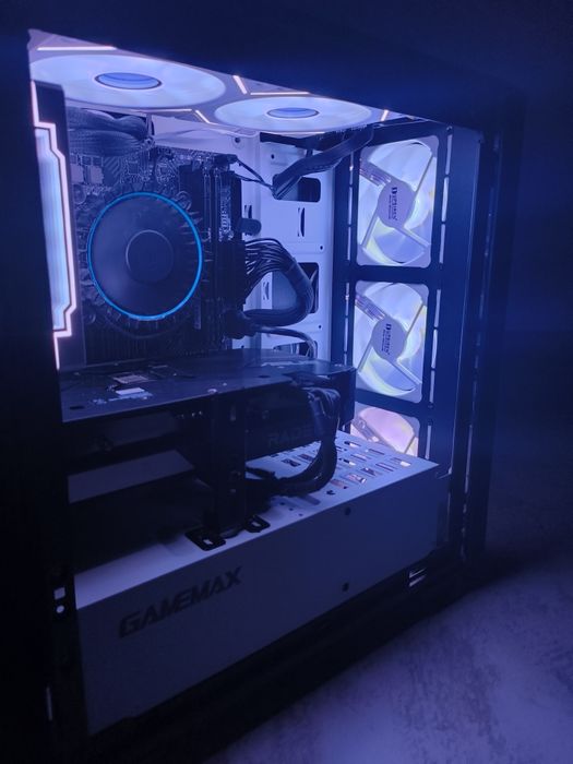 Calculator Gaming Vand sau Schimb.