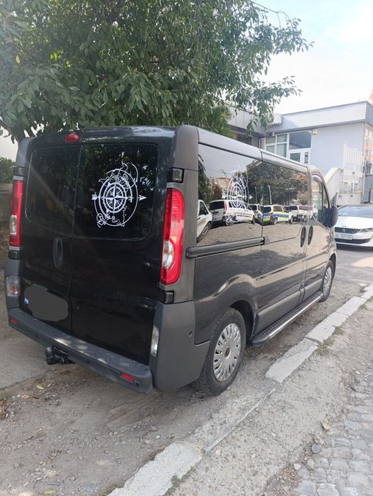Opel Vivaro 8+1 locuri
