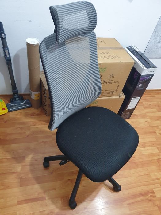 Birou+scaun ergonomic