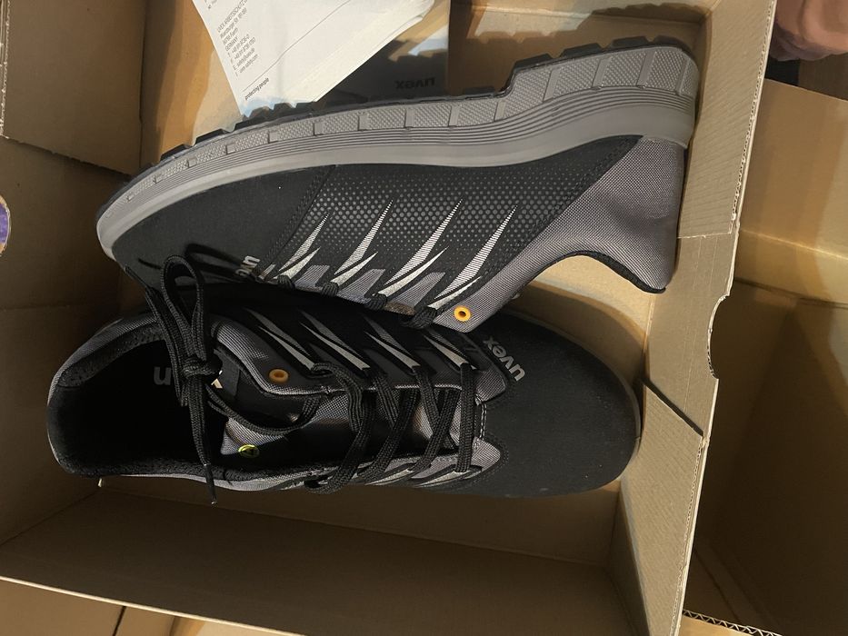 Papuci uvex nr 47/48