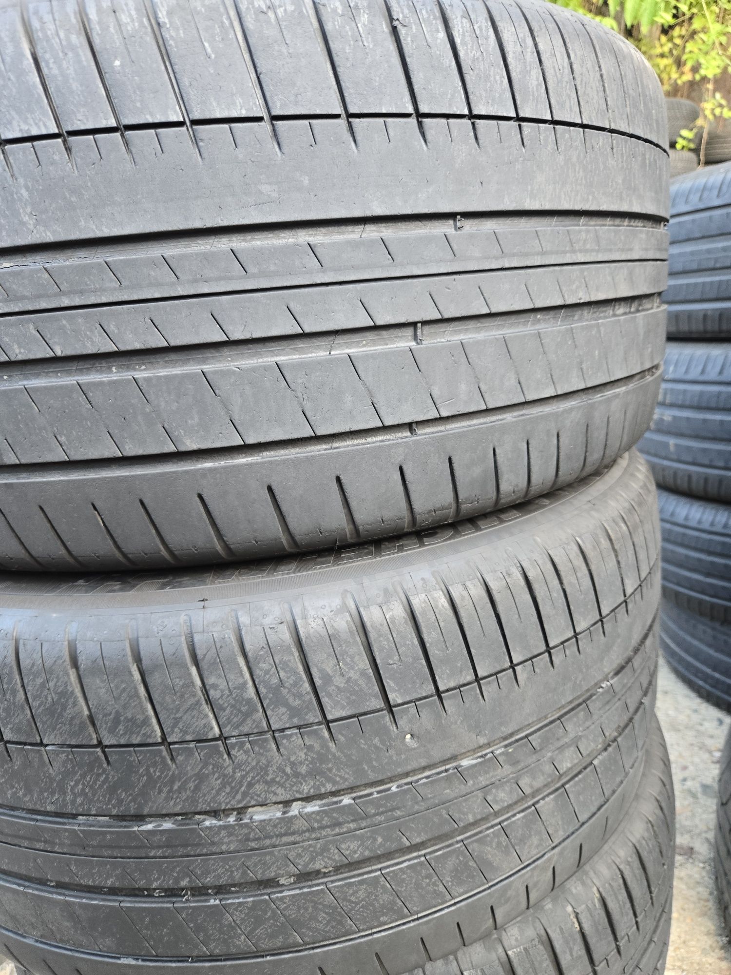 275 40 19 и 255 40 19 Michelin летни.