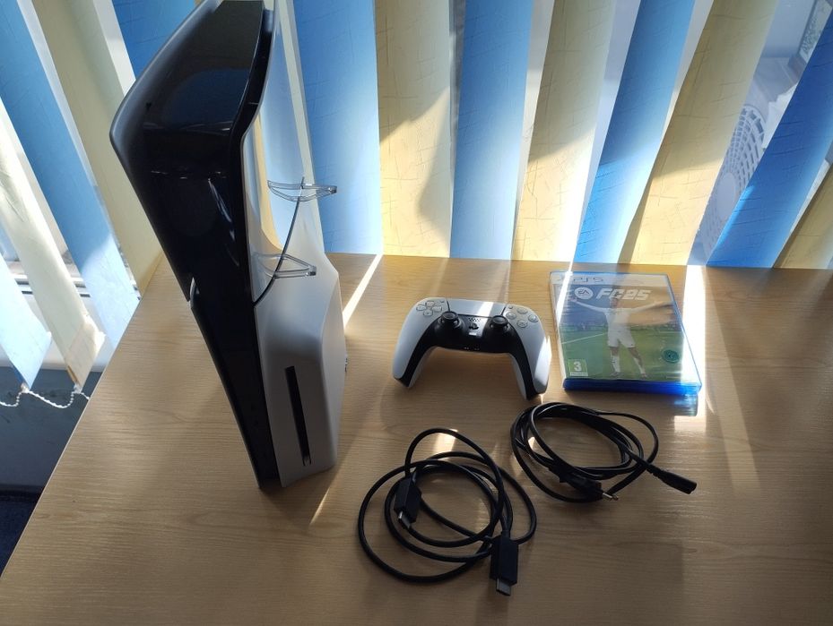 Playstation 5 Slim отличен с игри