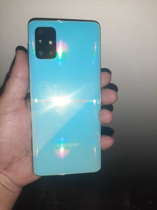 Samsung A71          .