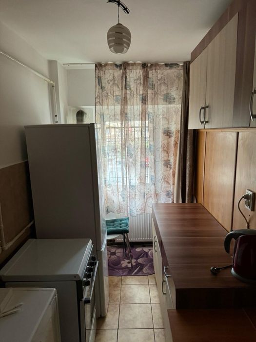 Garnosiera de inchiriat