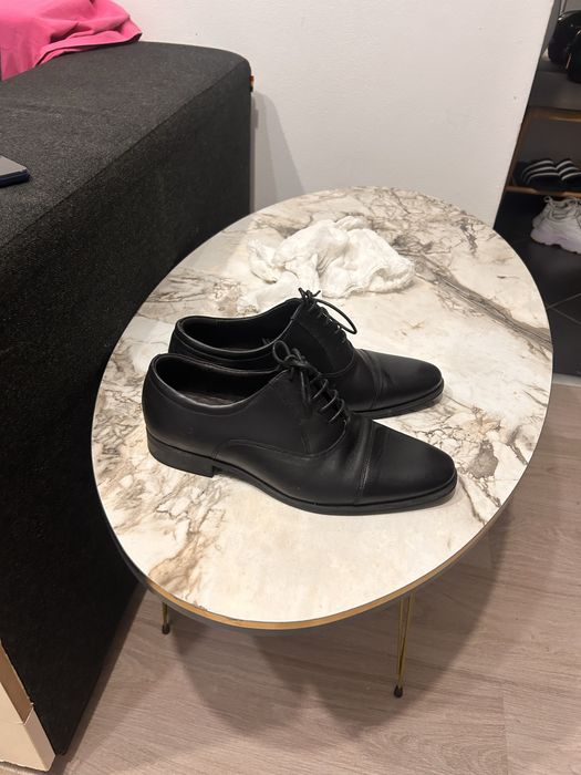 Pantofi piele aproape noi