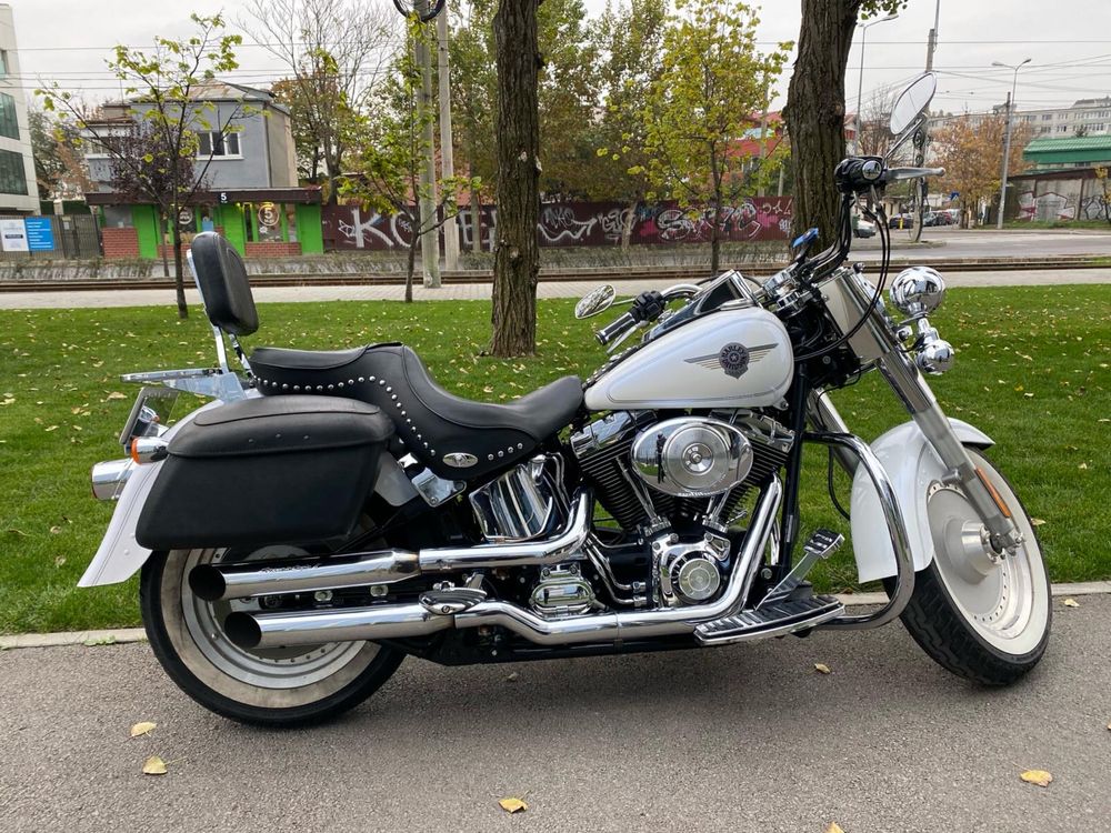 Harley-Davidson Softail Fat Boy  FLS– O Bijuterie Clasică pe Două Roți