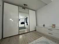 Dressing/ dulap, cu oglinda din PAL alb-lucios